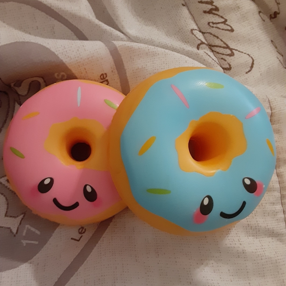 2 PC blue and pink donut squishies 🍩